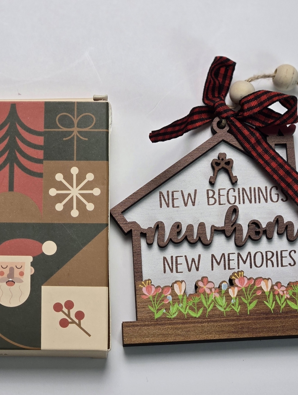 Lot Of 20 Ornaments New Beginnings New Home Wooden Ornaments - Red Accent